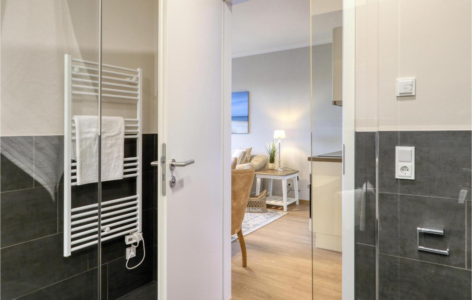 Nice apartment in Ostseebad Boltenhagen with 1 Bedrooms, Sauna&WiFi Buitenkant foto