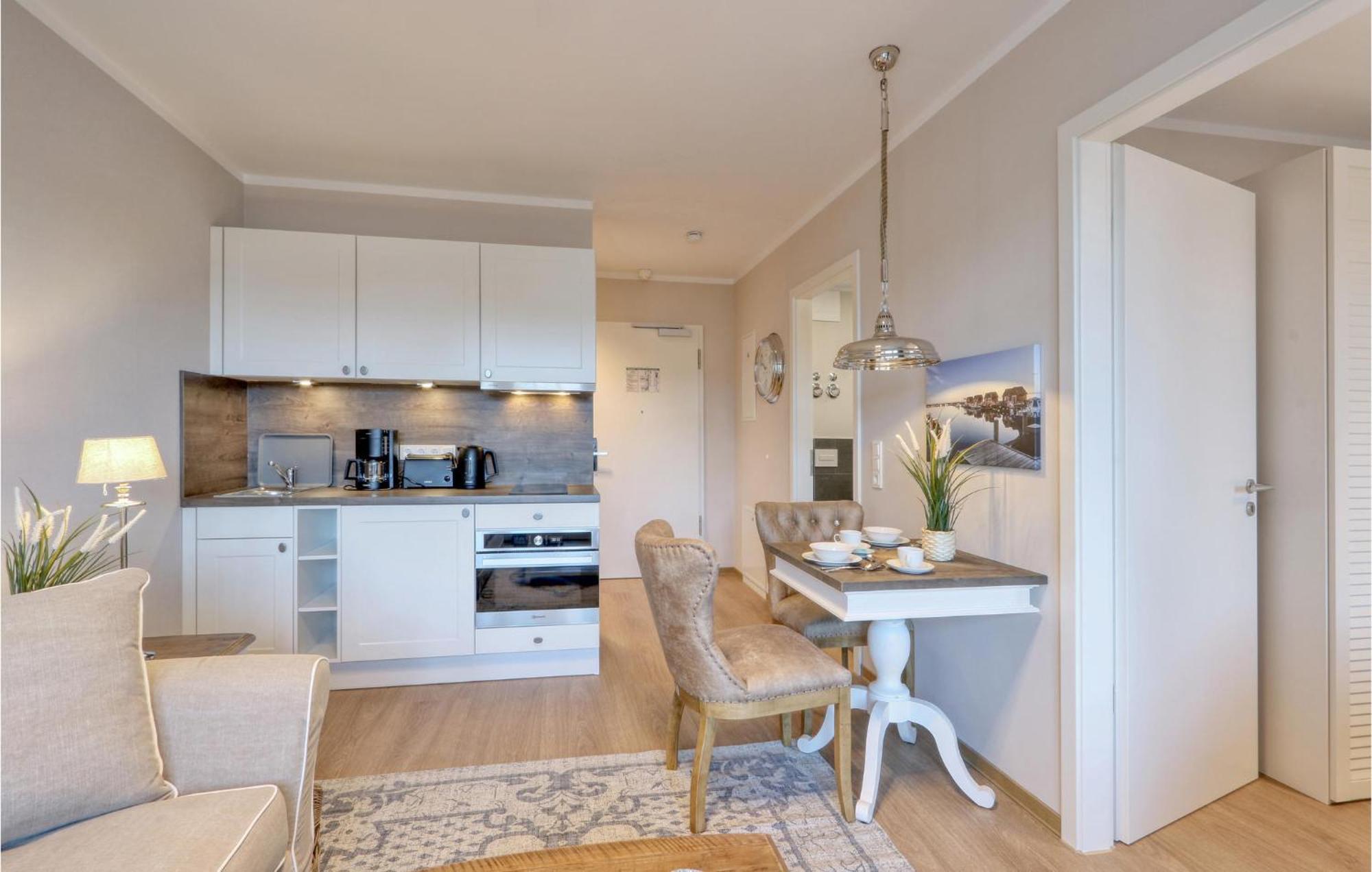 Nice apartment in Ostseebad Boltenhagen with 1 Bedrooms, Sauna&WiFi Buitenkant foto